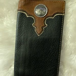 Western style billfold wallet
